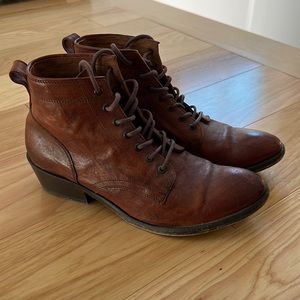 Frye Carson Lace Up